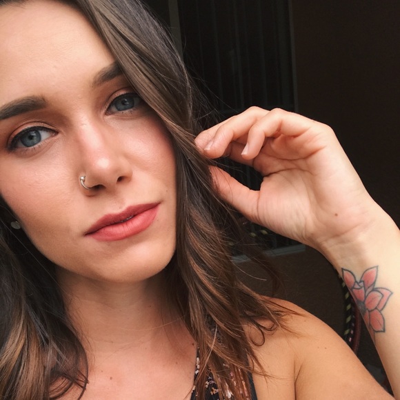 Meet your Posher, Victoria! - Picture 3 of 5